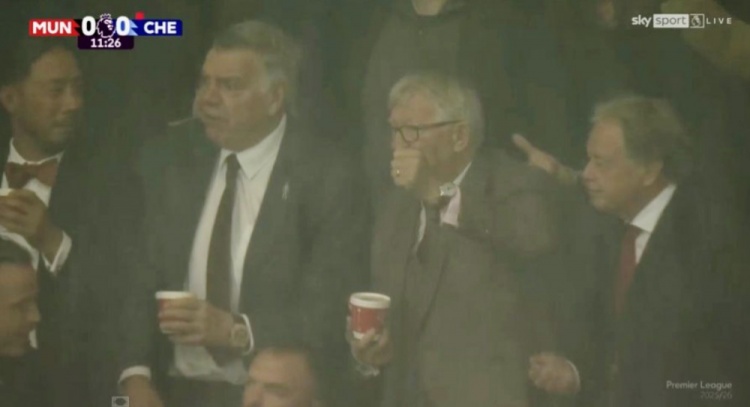 太陽(yáng)報：弗格森和阿勒代斯一起看曼聯(lián)vs切爾西，兩人也都熱愛(ài)賽馬