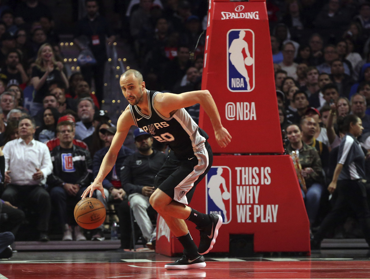 懷特：我的菜鳥(niǎo)季是馬努最后一年 我看著(zhù)他在40歲時(shí)仍統治比賽