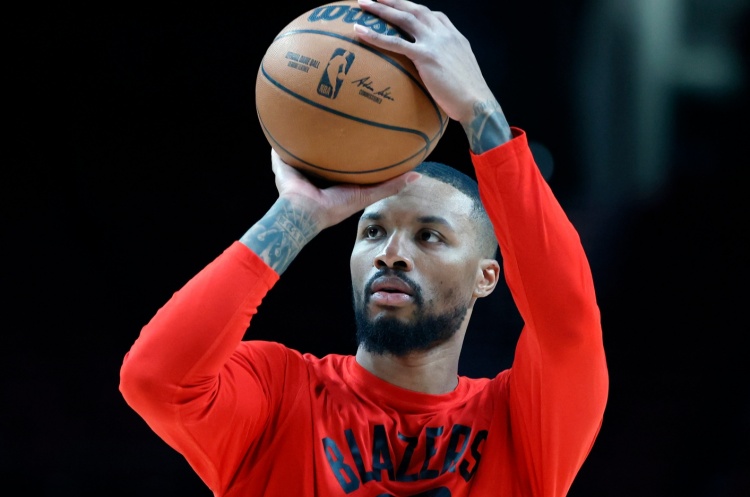 利拉德：新秀賽季就主動(dòng)站出來(lái)投關(guān)鍵球 大學(xué)時(shí)經(jīng)常模擬絕殺球