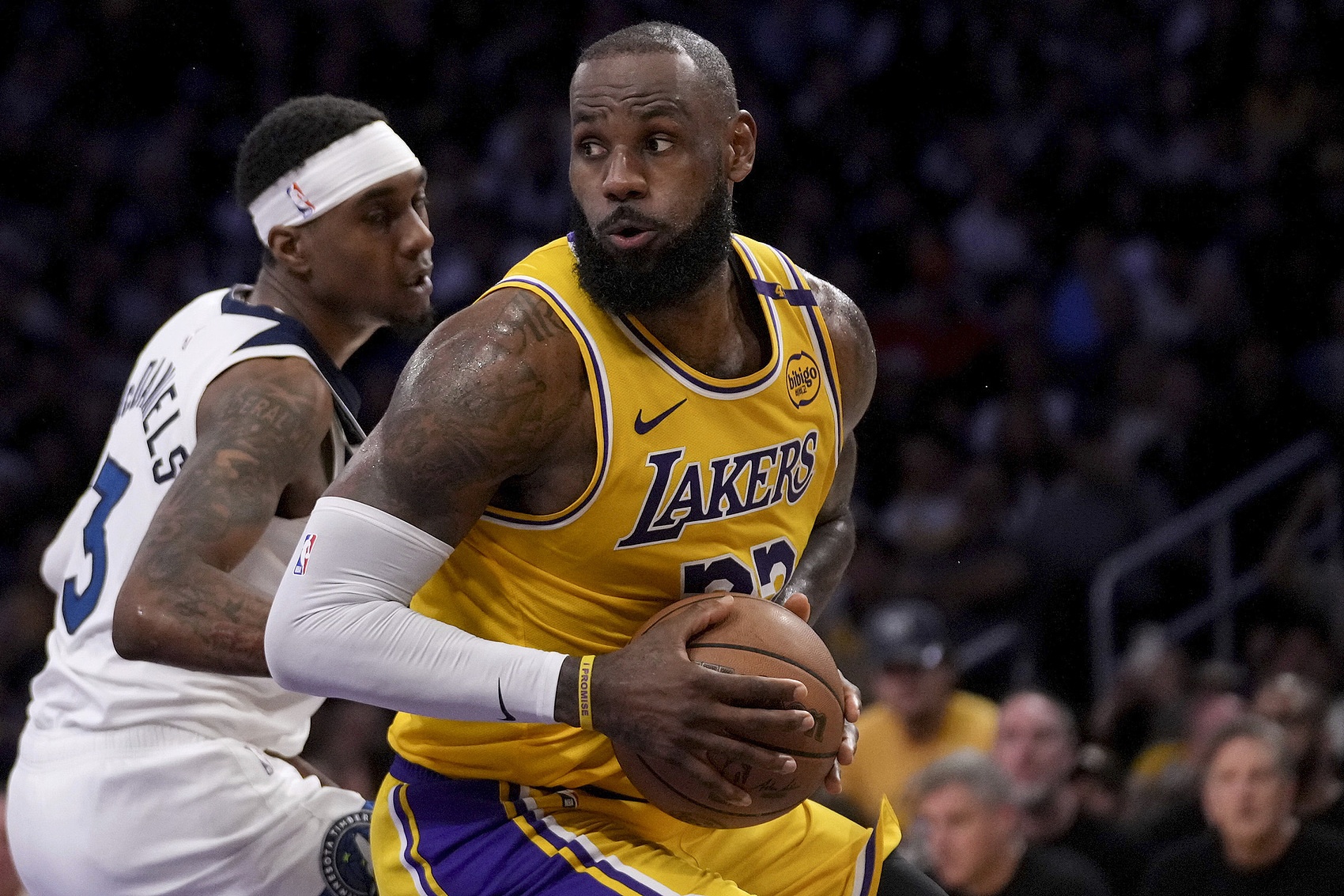 詹姆斯防守差？肯揚-馬?。喝绻易銐蚵斆?那就無(wú)需過(guò)于賣(mài)力