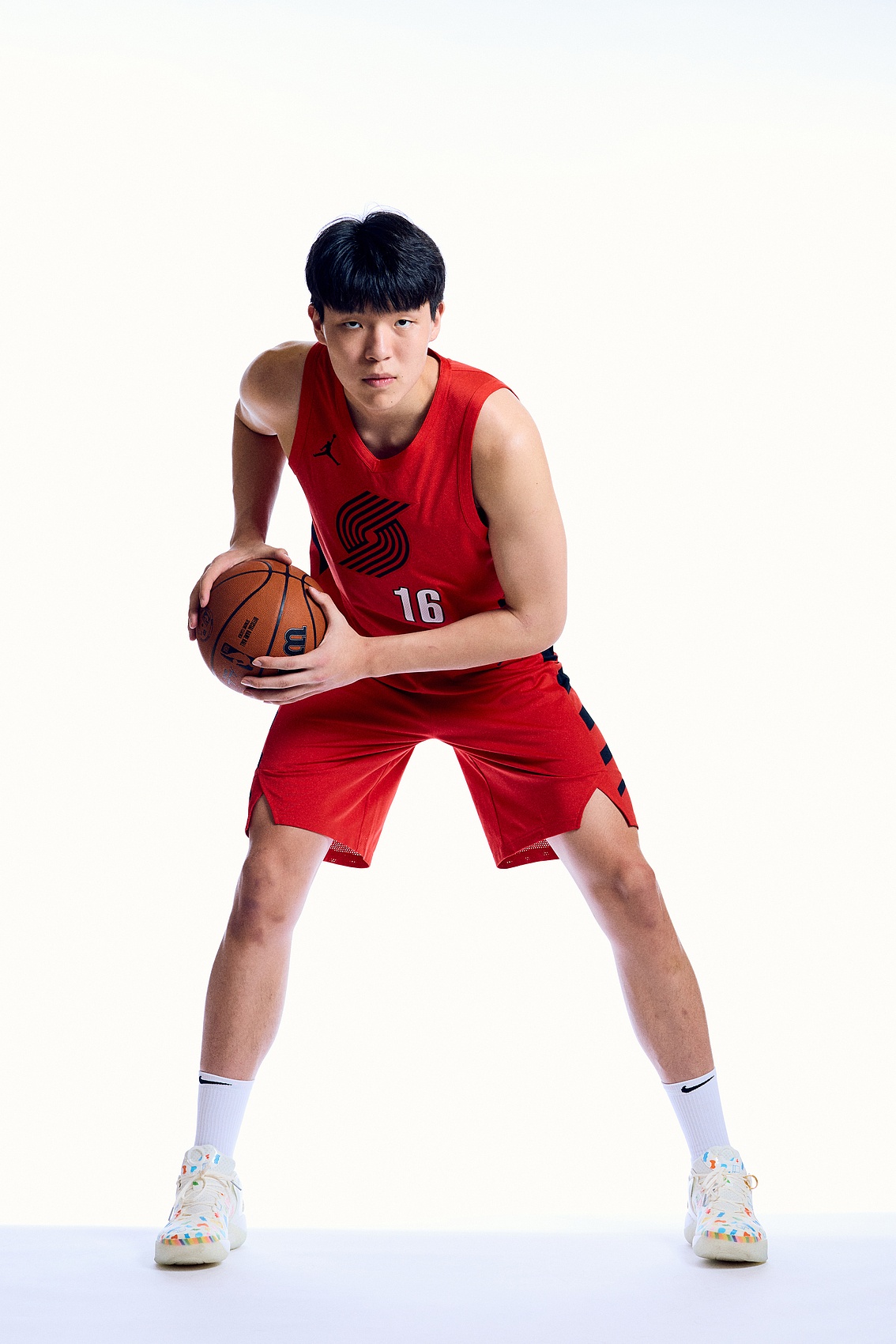 隊記：楊瀚森富有個(gè)人魅力 他讓開(kāi)拓者比過(guò)去3年更受歡迎