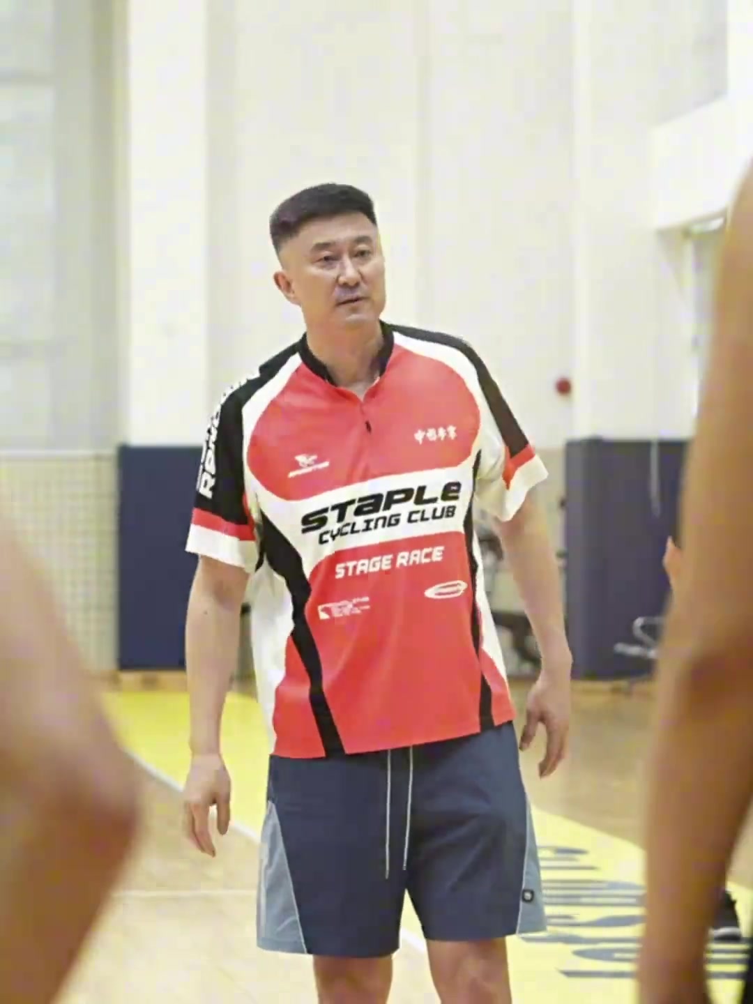 廣東男籃曬球隊投籃訓練：投籃肌肉記憶養成中……??