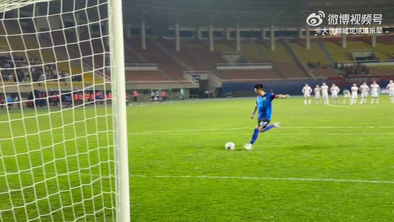 在大連鯤城客戰南通支云的比賽，宋志偉達成職業(yè)生涯300場(chǎng)里程碑