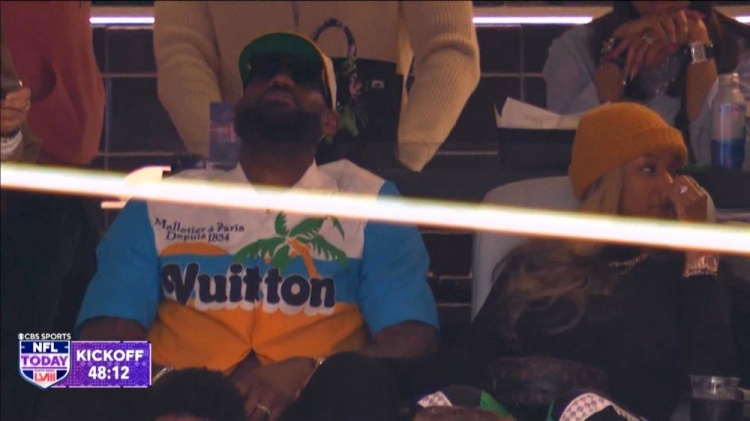 夸梅：老詹近2年開(kāi)始公開(kāi)討論家庭&以前少有 若真有不忠也會(huì )解決