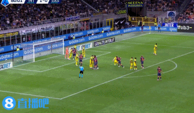 再下一城，迪馬爾科角球，奧古斯托弧頂位置射門(mén)造烏龍