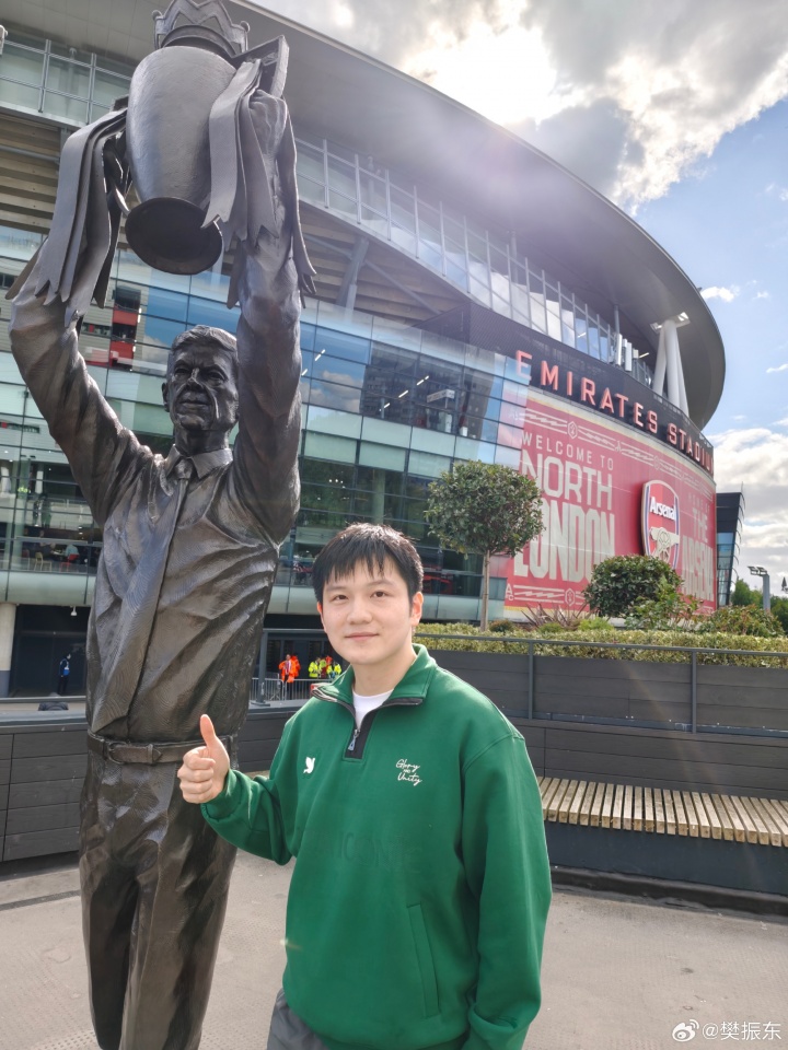 觀(guān)戰槍城大戰！樊振東：第一次置身其中，如此英超，怎能不愛(ài)