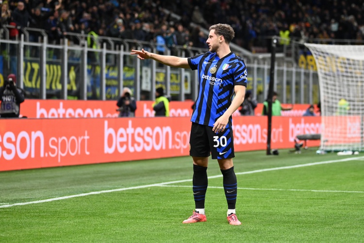 卡洛斯-奧古斯托：我們展現出了取勝的決心 我能踢多個(gè)位置是好事