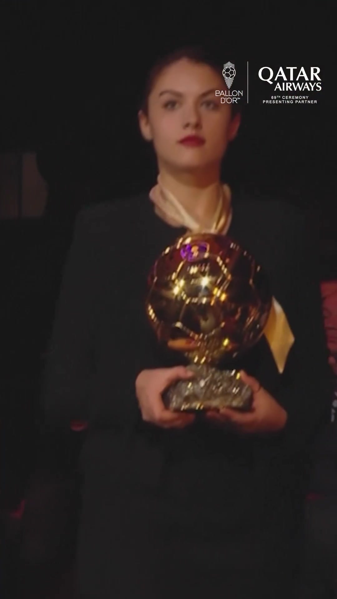 金球獎社媒曬以往頒獎典禮高光時(shí)刻，梅西、C羅等人出鏡