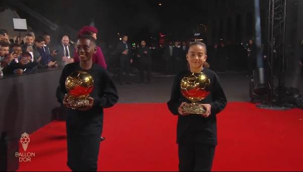 誰(shuí)能獲獎？男女足金球獎抵達現場(chǎng)