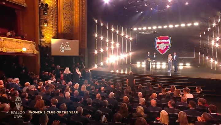 奪女足歐冠！官方：阿森納女足獲評2025年度最佳女足俱樂(lè )部