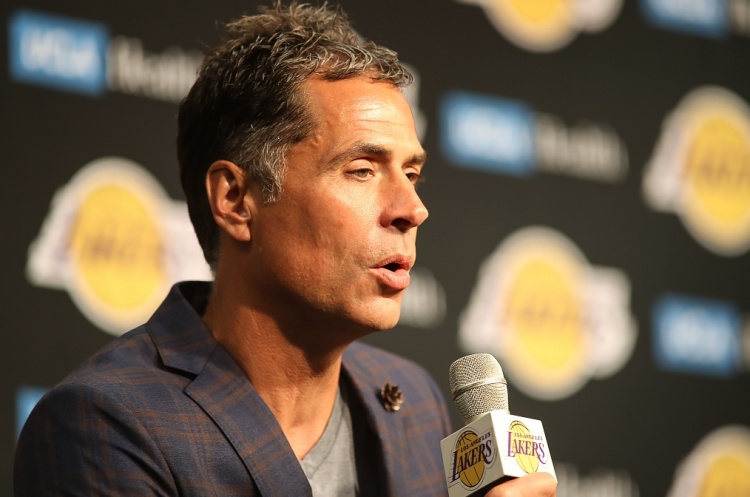 湖記：湖人將在本周五舉行賽季前瞻發(fā)布會(huì ) 佩林卡和雷迪克出席