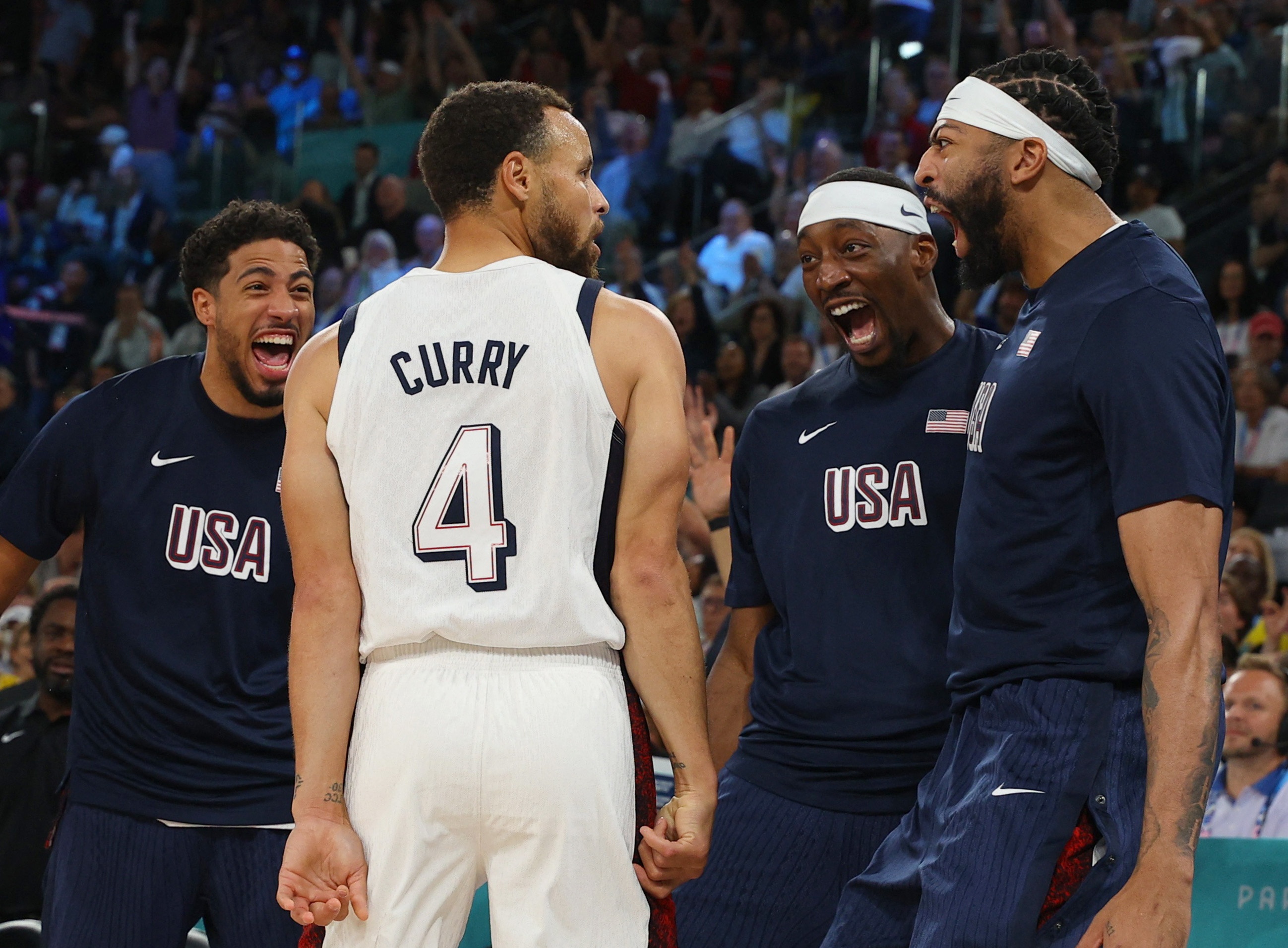 哈利伯頓：庫里是我打籃球以來(lái)見(jiàn)過(guò)最好的人 從沒(méi)任何人說(shuō)他壞話(huà)