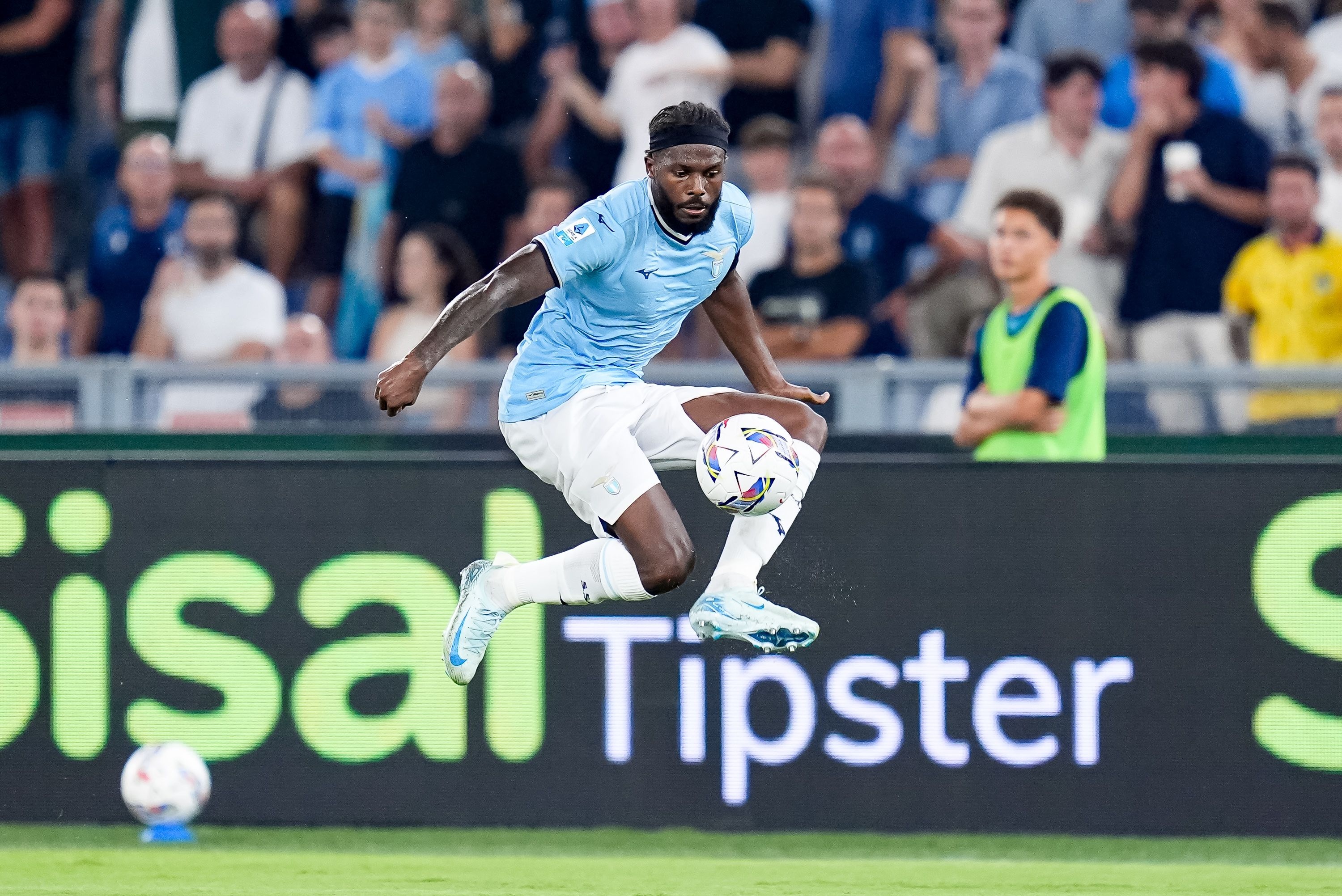 羅體：塔瓦雷斯后場(chǎng)玩火導致丟球，扎卡尼當場(chǎng)指責+兩人發(fā)生沖突