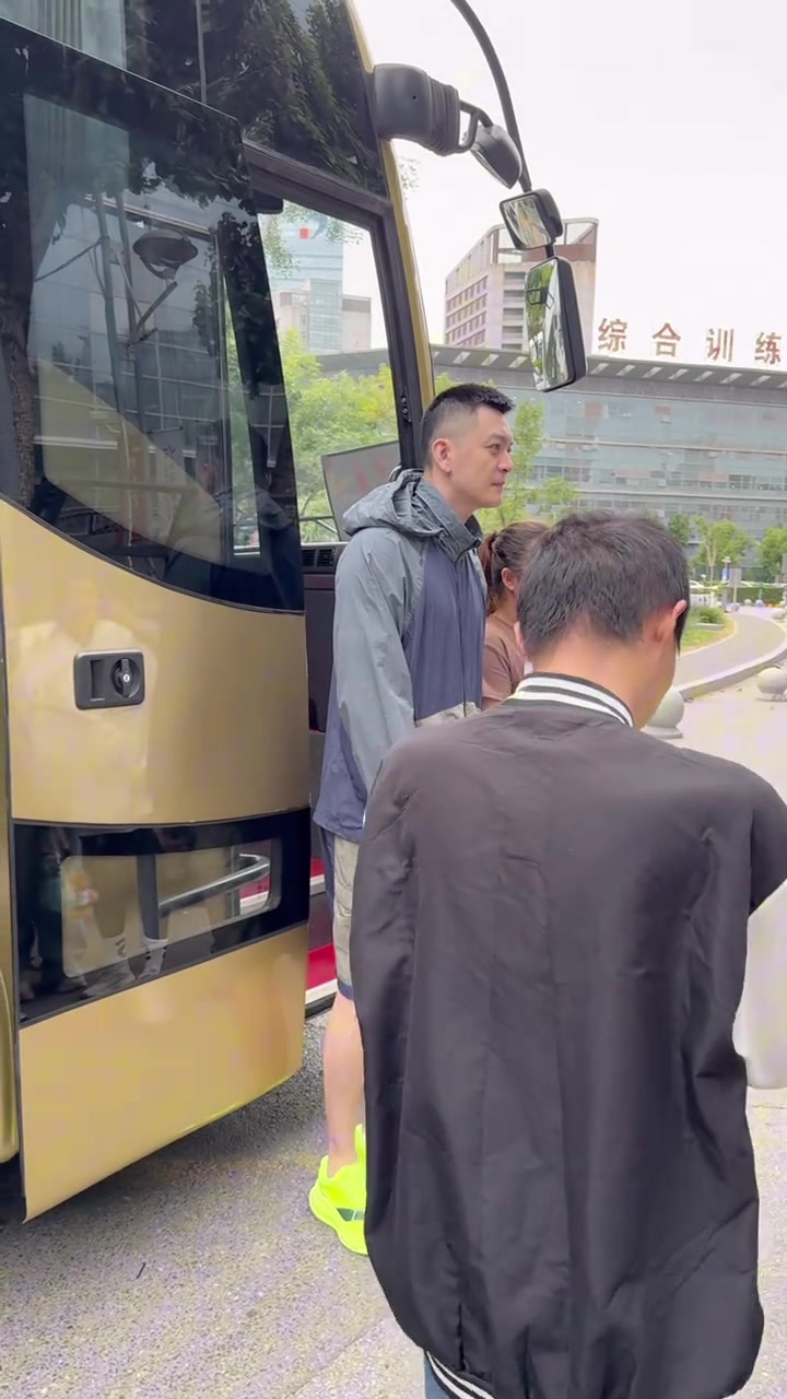 遼籃已前往鞍山開(kāi)啟邀請賽之旅 讓我們一起期待精彩的比賽吧