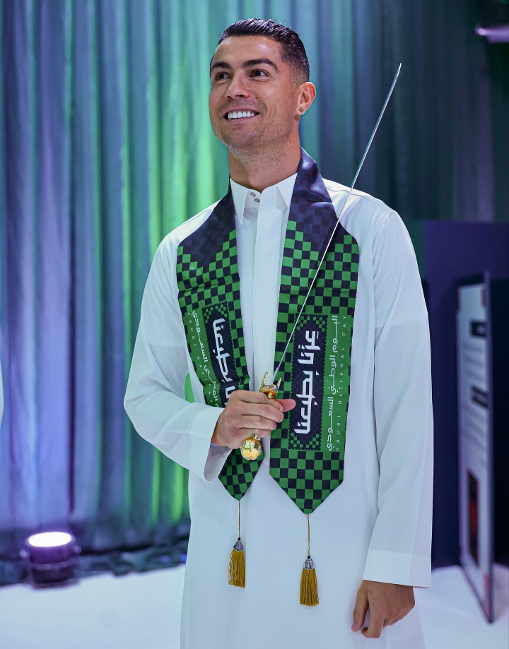 【小吧社交秀】登貝萊圓夢(mèng)金球 胡梅爾斯女友參加啤酒節