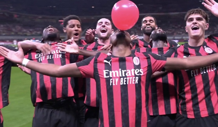 名場(chǎng)面首次來(lái)到圣西羅！意媒：恩昆庫吹氣球慶祝動(dòng)作是獻給兒子的