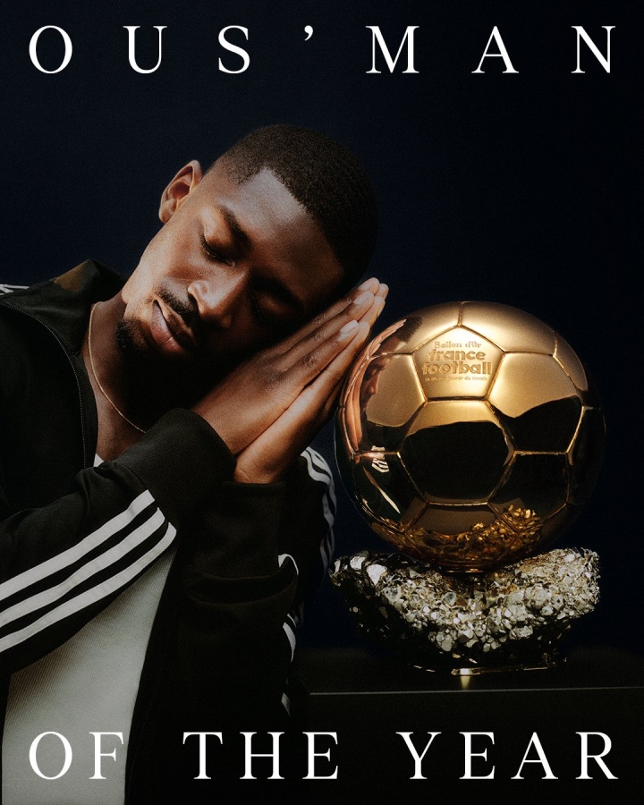 排面！登貝萊與金球獎獎杯合影 再次做出晚安致敬庫里