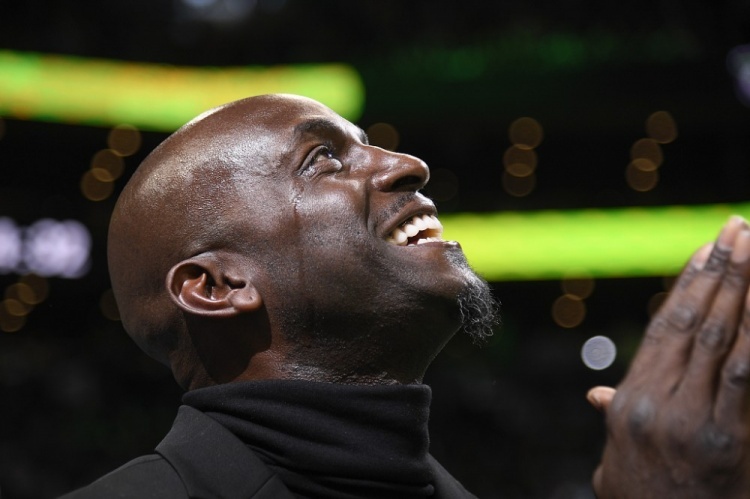 9年前的今天：“狼王”凱文-加內特宣布退役 結束21年職業(yè)生涯