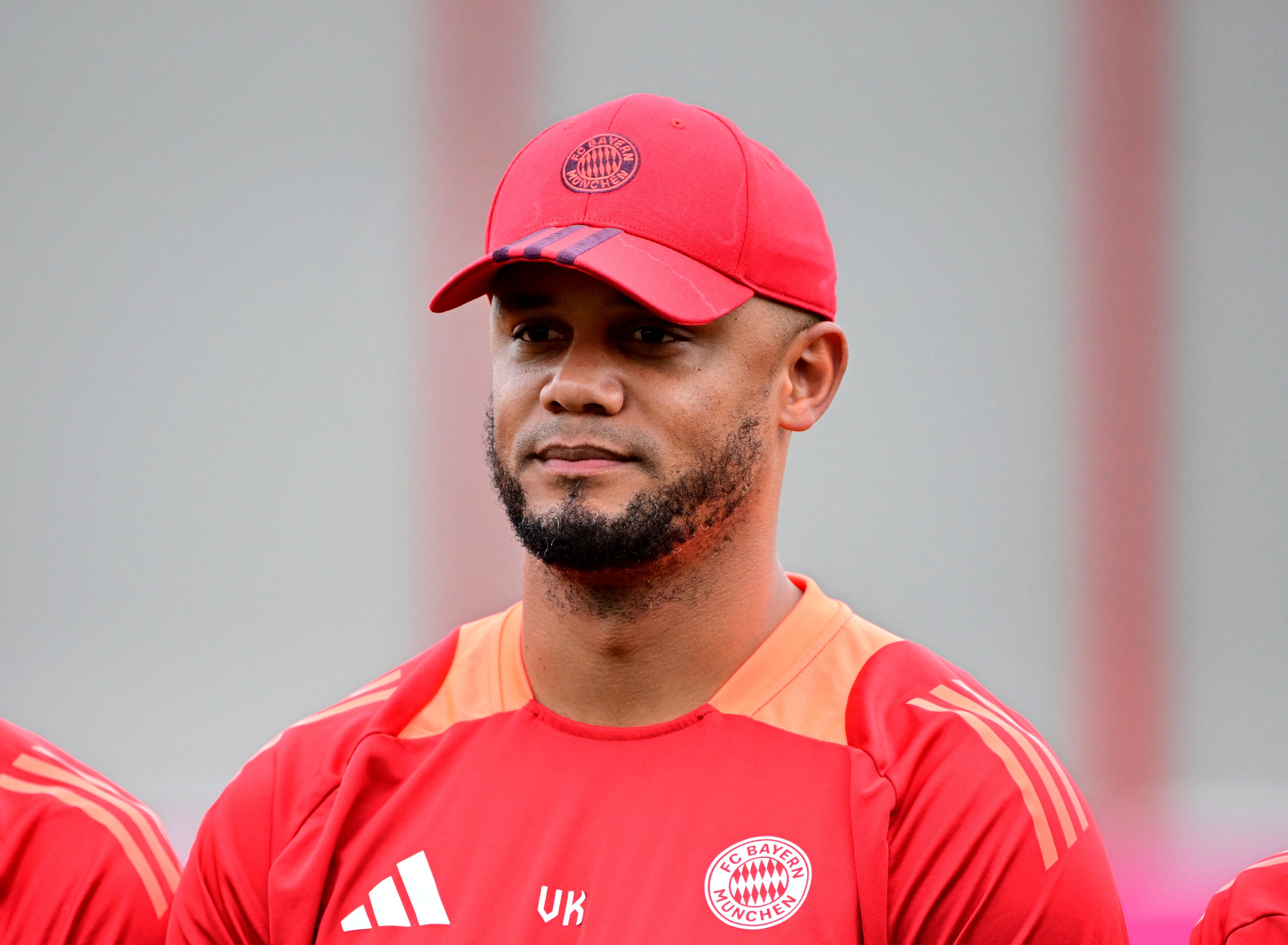 孔帕尼：凱恩攻防俱佳且訓練中還帶動(dòng)隊友，這讓我的工作倍感輕松