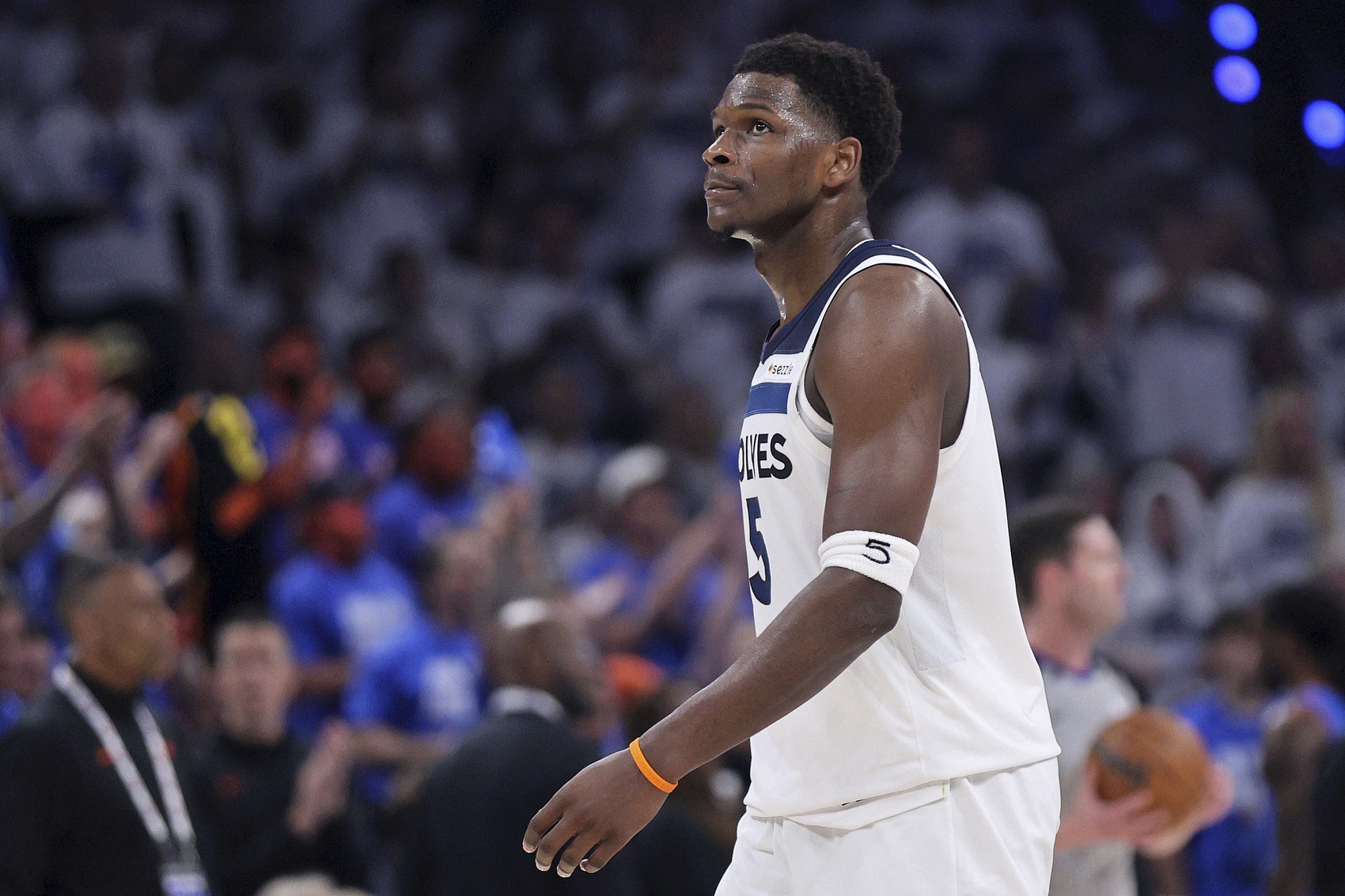 Shams：愛(ài)德華茲狂練背身后仰跳投 研習了大量喬丹科比的比賽錄像