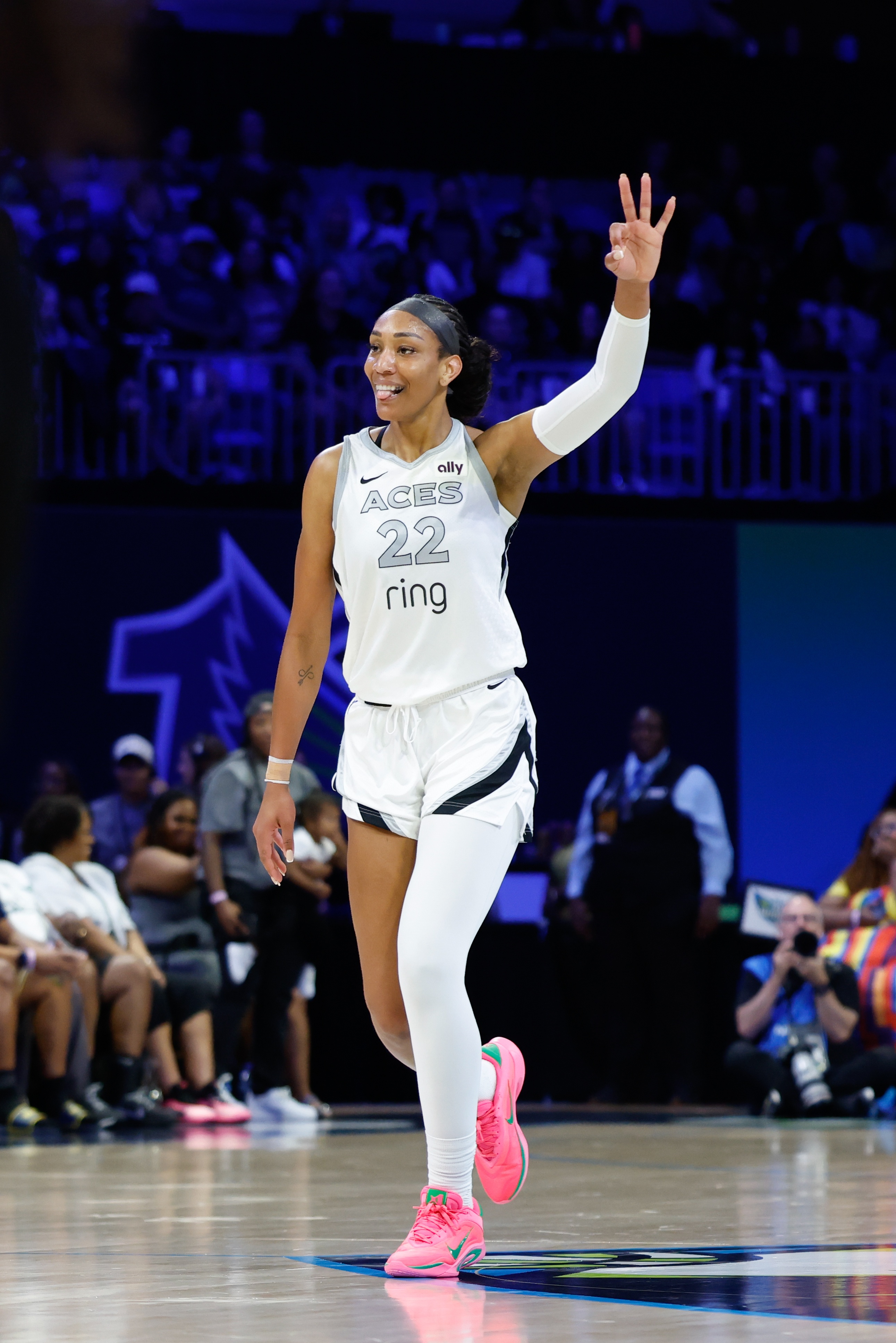 阿賈季后賽第11次砍25+&與瑪雅-摩爾并列歷史第五 陶樂(lè )西19次第一