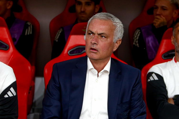 土耳其舊將：穆里尼奧吃里扒外，歐冠附加賽開(kāi)始前就和本菲卡碰頭