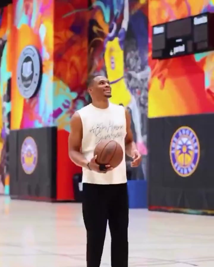 會(huì )去火箭嗎？威少近日和保羅一起訓練 看著(zhù)狀態(tài)不錯