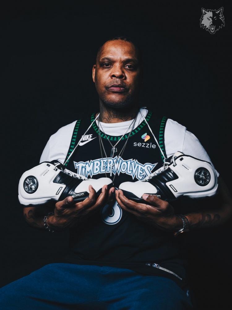 都是回憶！森林狼請來(lái)狂人斯普雷維爾上身示范復古球衣！