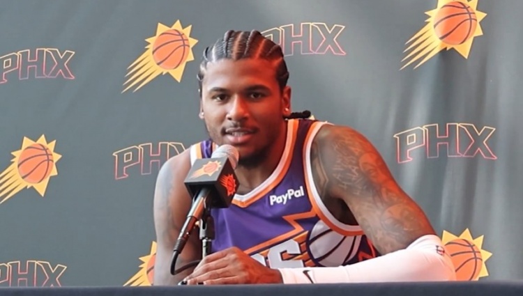 杰倫-格林：主帥強調進(jìn)攻空間要拉得更開(kāi) 我們打快速強硬的籃球