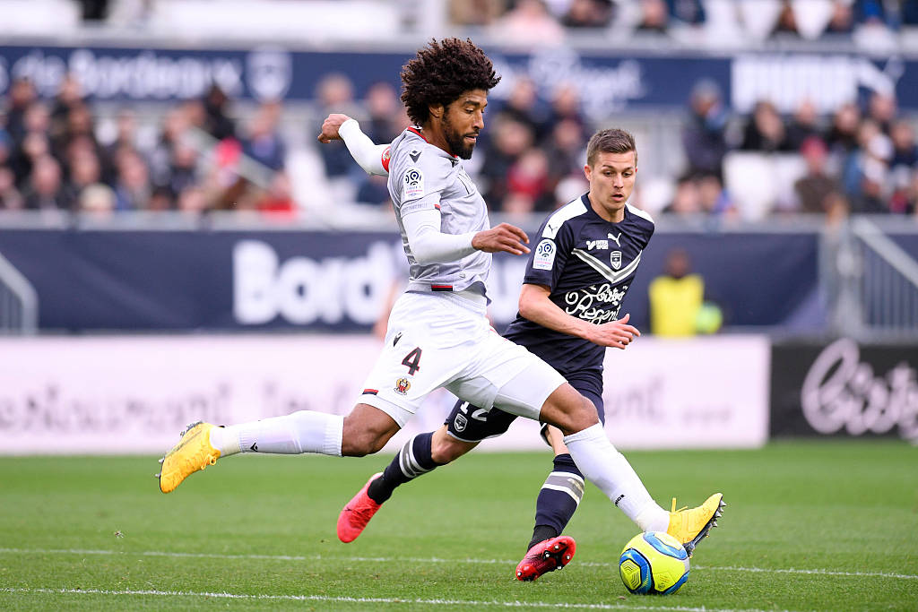 41歲零11個(gè)月，丹特成為在歐聯(lián)杯出場(chǎng)最年長(cháng)的非門(mén)將球員