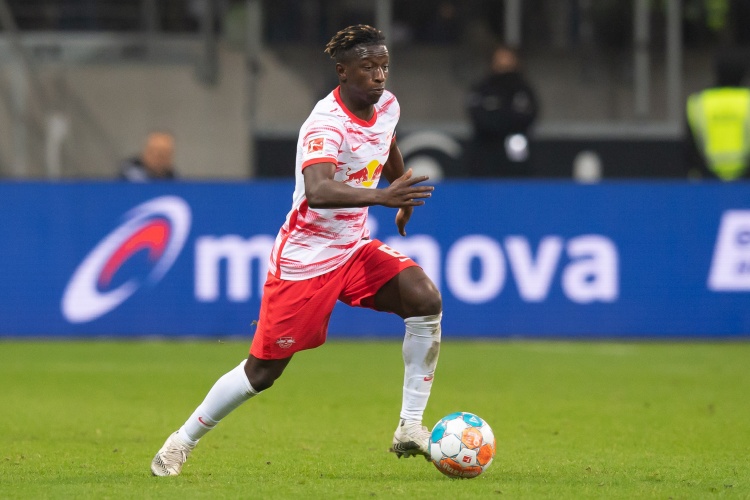 萊比錫官方：施拉格和海達拉無(wú)緣戰沃爾夫斯堡，亨里希斯繼續缺席