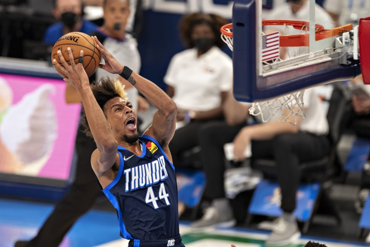 NBA生涯場(chǎng)均2分1.1板！Scotto：灰熊與小查理-布朗達成了簽約協(xié)議