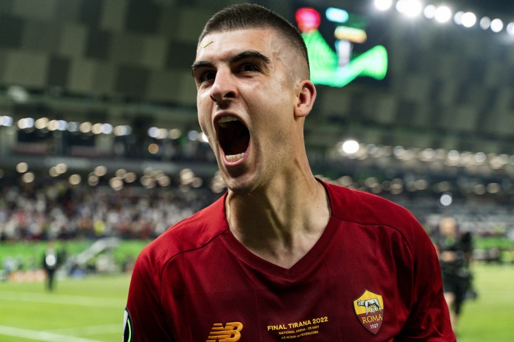 曼奇尼：我一直具備進(jìn)攻屬性，羅馬隊防守穩固并非只靠后衛