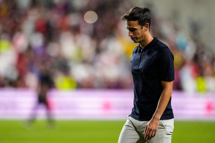 球員對判罰不滿(mǎn)？巴列卡諾主帥：我堅持不評論裁判決定的原則