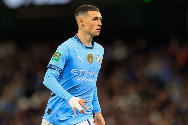 一傳一射！曼晚：福登狀態(tài)回歸閃耀全場(chǎng)，瓜帥欣喜反應已說(shuō)明一切