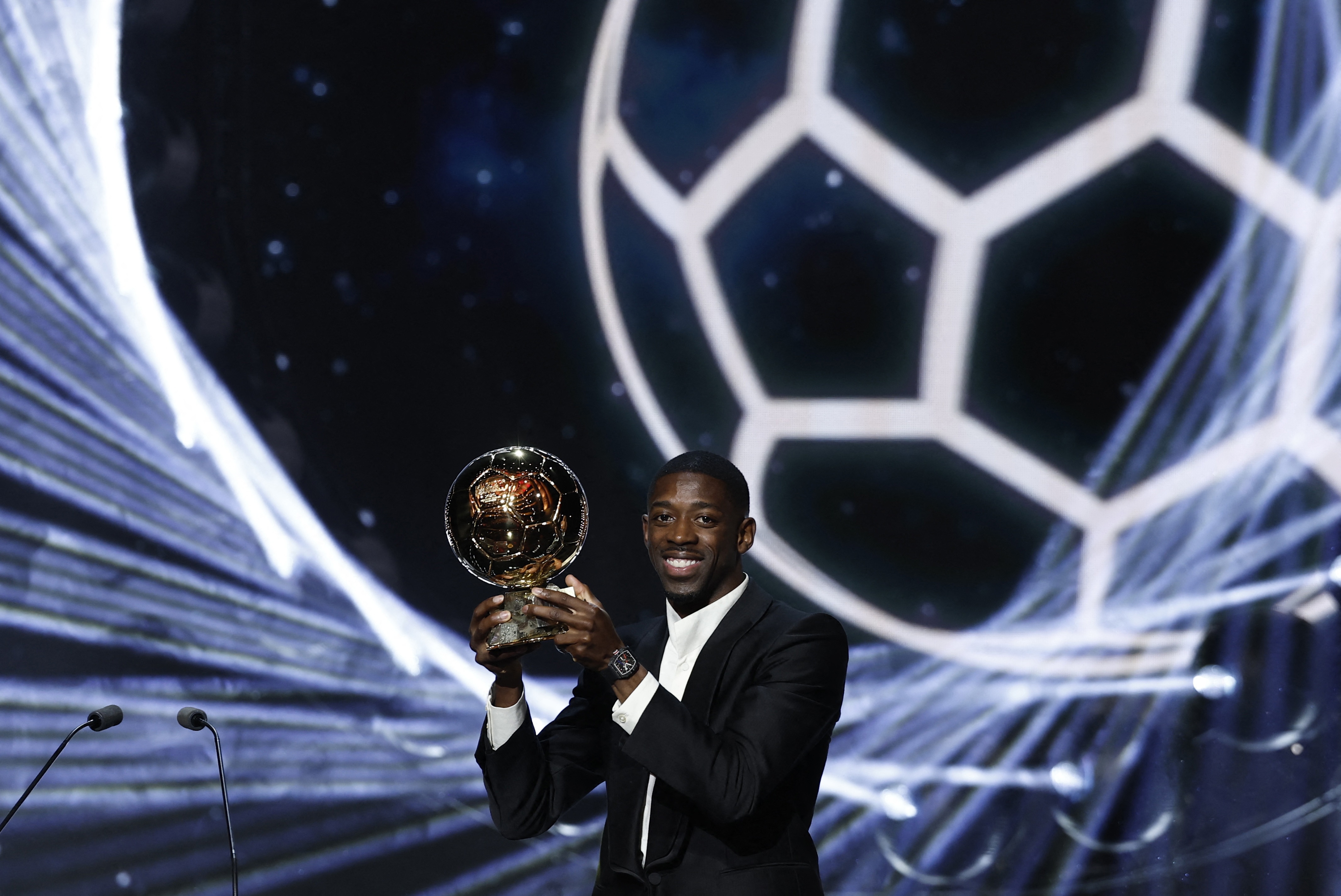 登貝萊：上賽季沒(méi)和恩里克吵架，我不會(huì )只考慮自己不參與防守