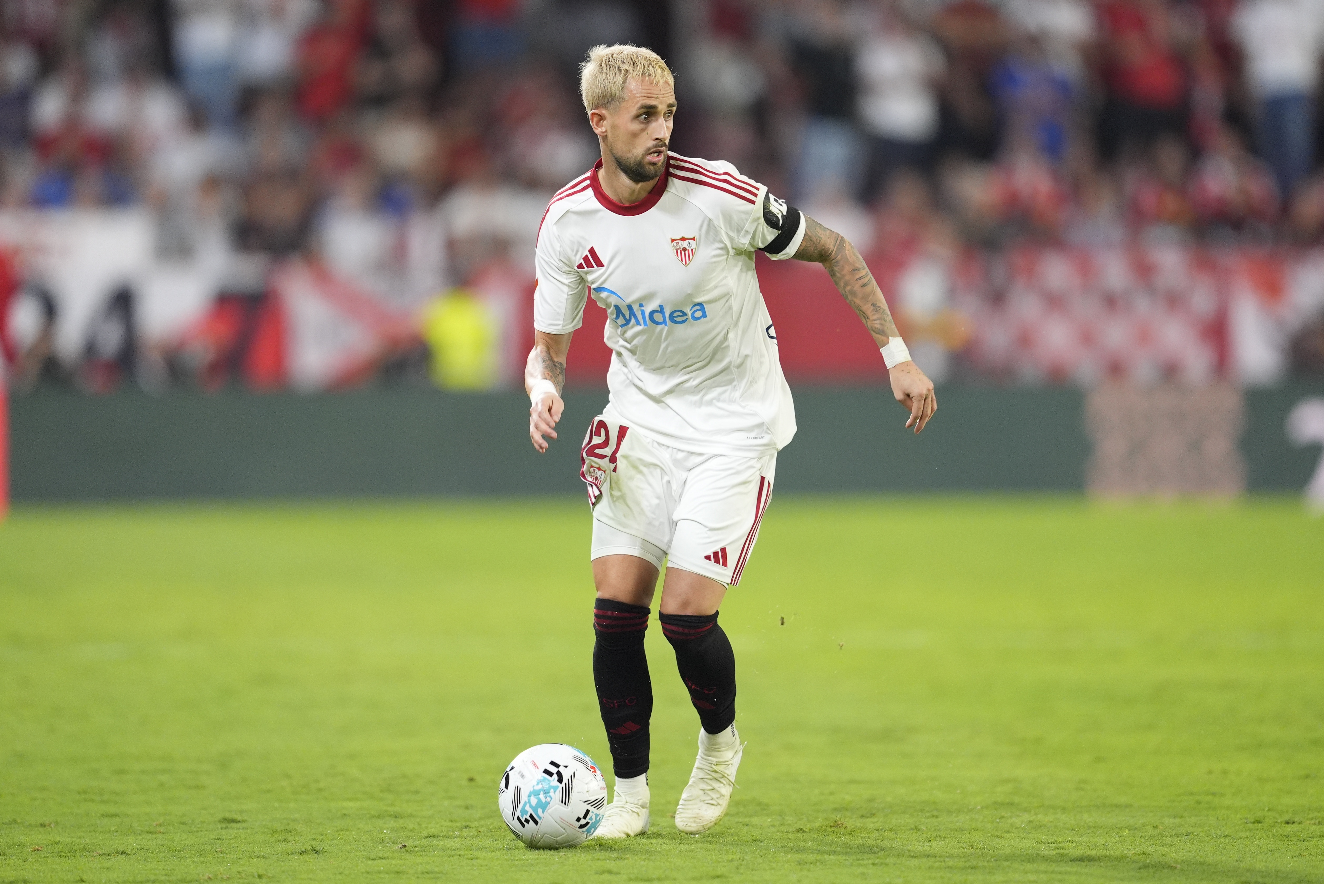 塞維利亞主帥：賈努扎伊表現出色，我希望能將他最好一面挖掘出來(lái)