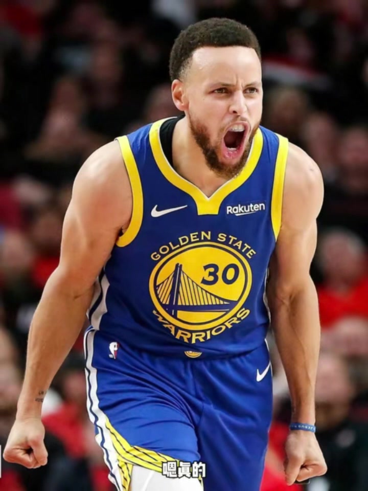 楊毅：利拉德給人的震撼感不在庫里之下 前者強攻的球比庫里更多