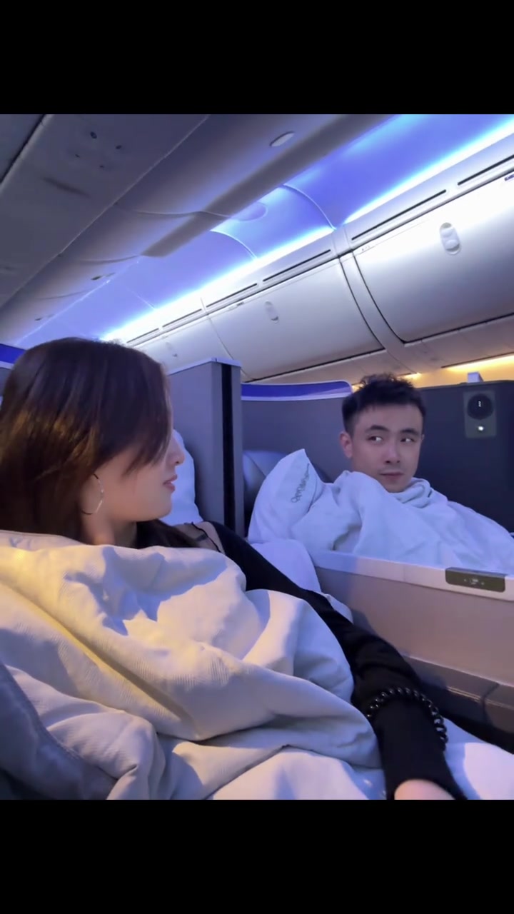 趙繼偉與妻子秀恩愛(ài)：兩個(gè)幼稚鬼的日常 幸福瞬間