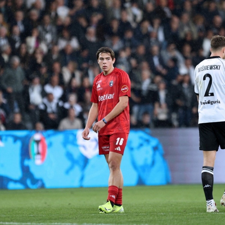 布馮兒子在本輪意大利杯替補出場(chǎng)，尚未在比薩上演意甲聯(lián)賽首秀