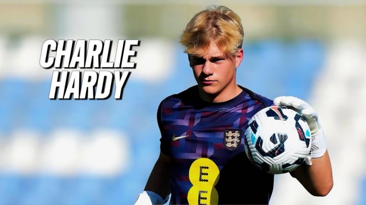 跟隊記者：曼聯(lián)接近簽下德比郡16歲門(mén)將查理-哈迪