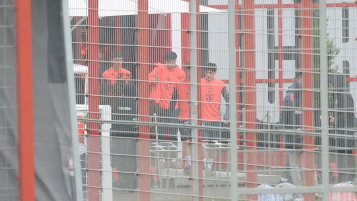 高潛新人！圖片報：金玟哉受傷，拜仁15歲小將帕維奇隨一線(xiàn)隊訓練