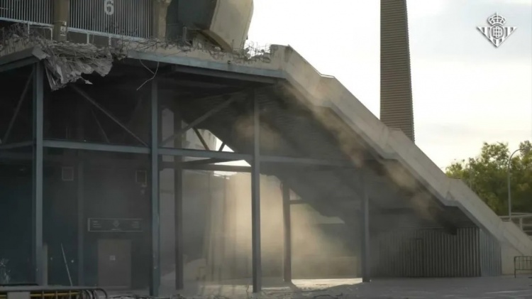 太陽(yáng)報：貝蒂斯主場(chǎng)已經(jīng)拆得面目全非，俱樂(lè )部希望27-28賽季回歸