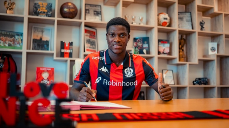 官方：尼斯與19歲前鋒伯納德-恩蓋內續約一年，合同期至2029年