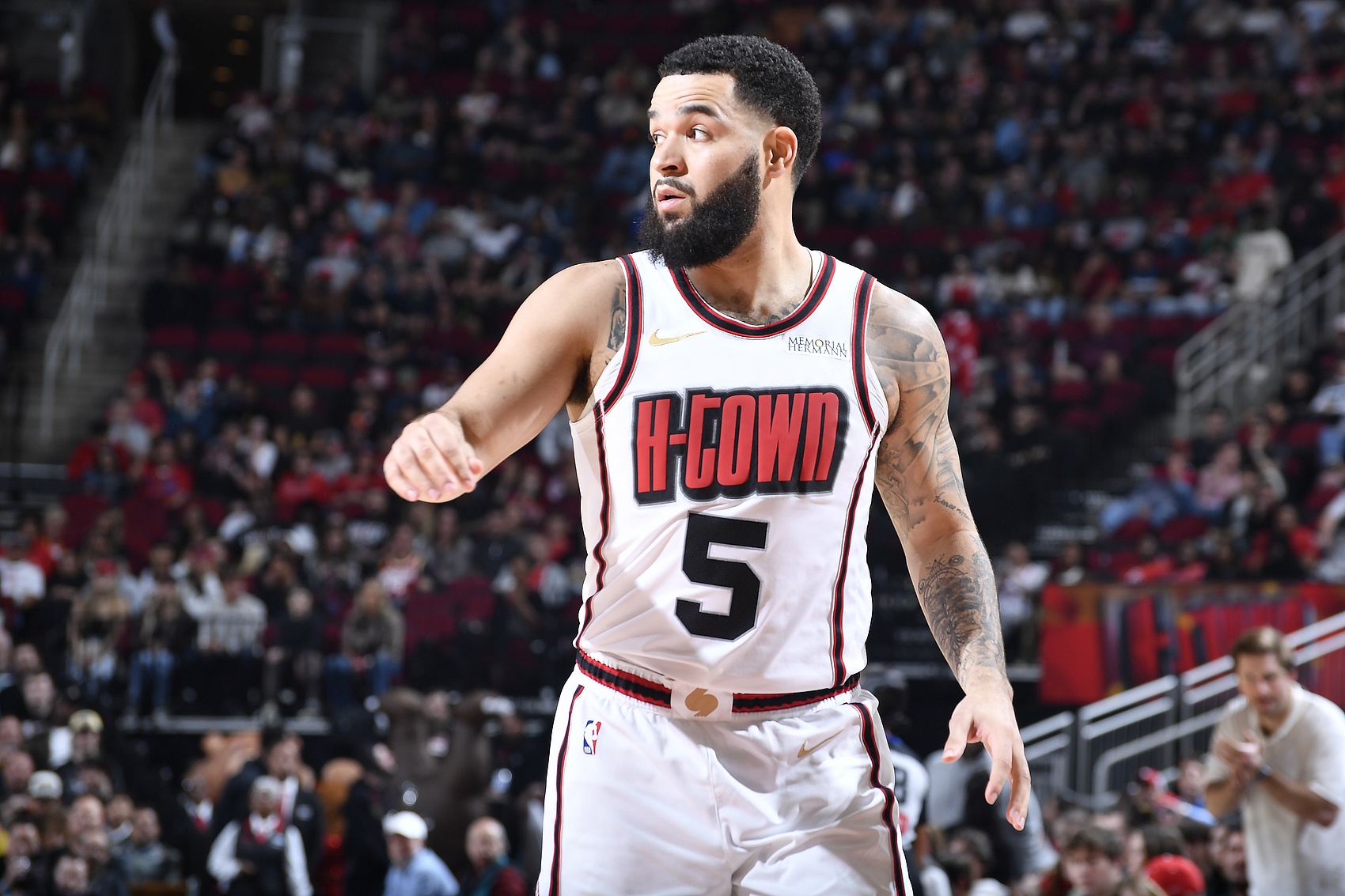 美記：火箭下季想沖冠 可考慮范喬丹加選秀權在12月后換高手過(guò)來(lái)