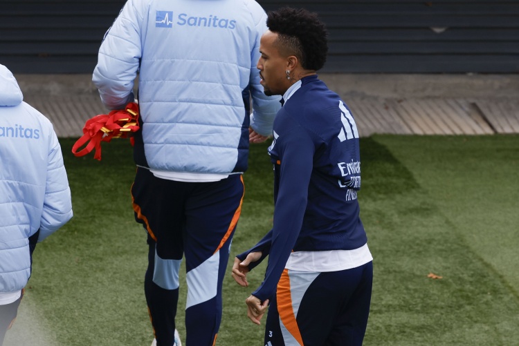 記者：皇馬對米利唐恢復情況非常滿(mǎn)意 門(mén)迪單獨進(jìn)行有球訓練