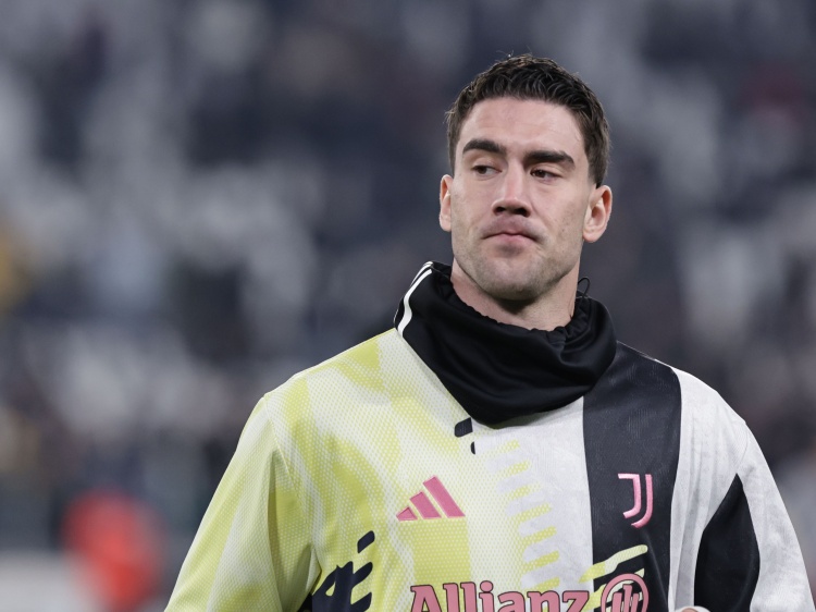 年薪1200萬(wàn)！米體：尤文計劃冬窗賣(mài)DV9，切爾西與曼聯(lián)正密切關(guān)注