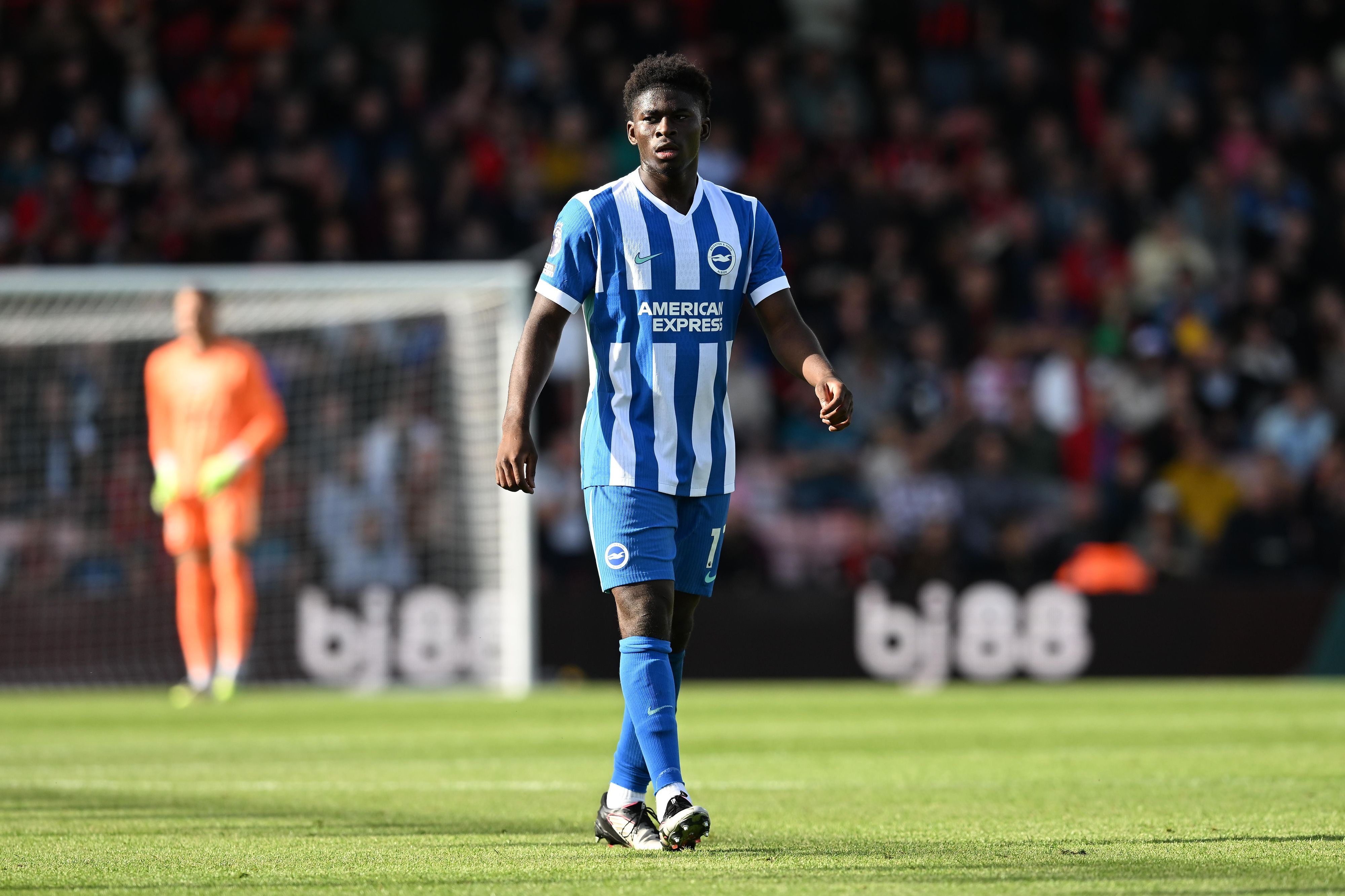 記者：曼聯(lián)可能買(mǎi)兩個(gè)中場(chǎng)目標有巴萊巴、沃頓，巴萊巴標價(jià)1.5億