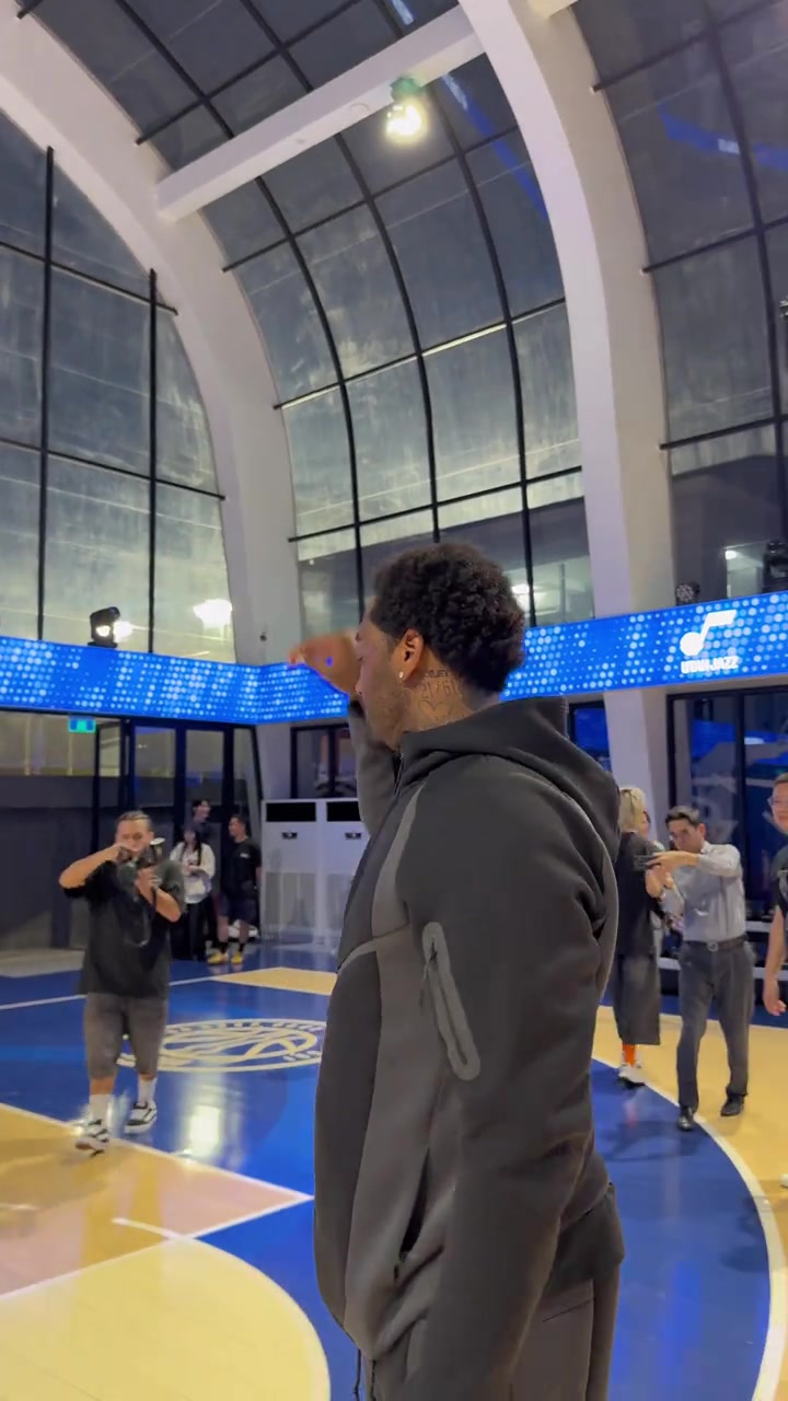 寶刀未老！沃爾中國行投三分 連進(jìn)八球彈無(wú)虛發(fā)