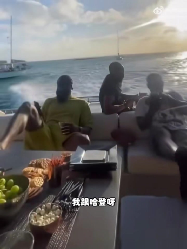 雷霆三少你更愿意和誰(shuí)交朋友？楊侃團隊：哈登啊 他能帶我大撒幣